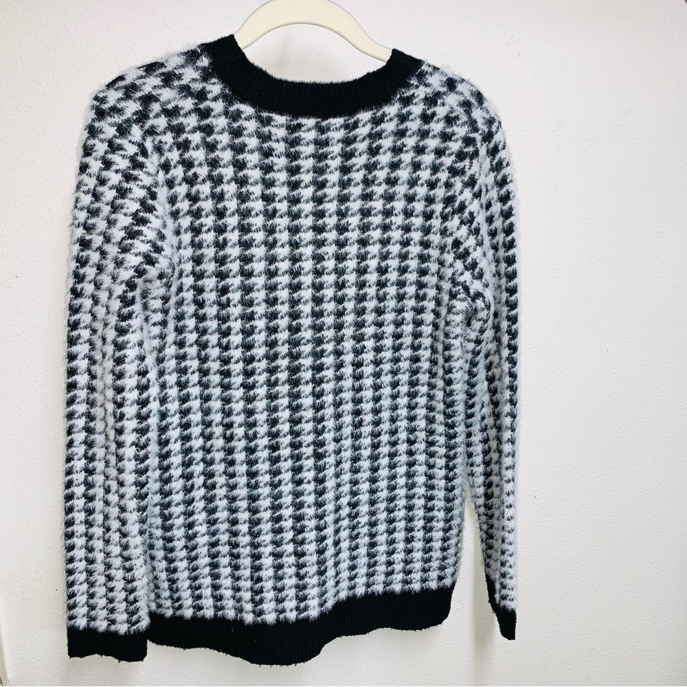Tahari Black and White Houndstooth Cardigan with Gold Buttons XS to Medium - Picture 13 of 16